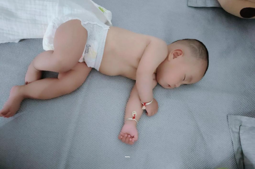 建湖宝宝老打喷嚏怎么办